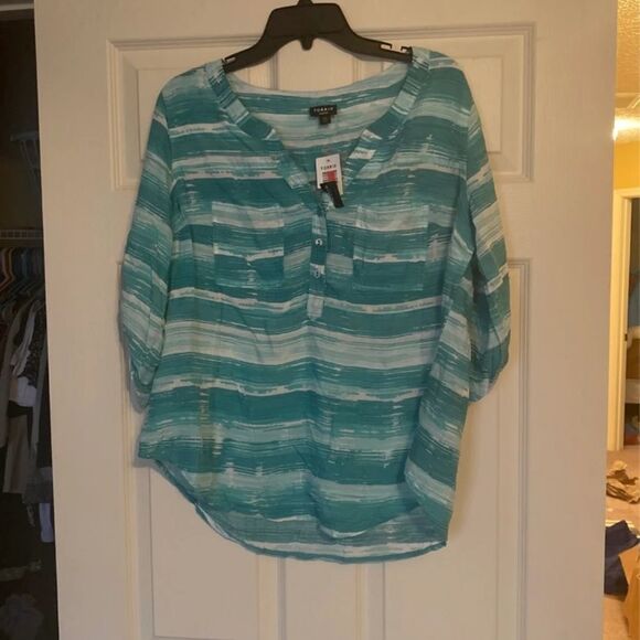 NWT torrid blouse 00 - Picture 2 of 4